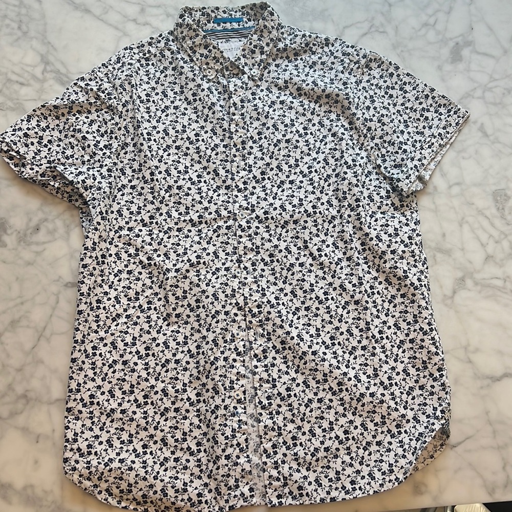 Denim & Flowers short sleeve button down shirt. Men’s medium